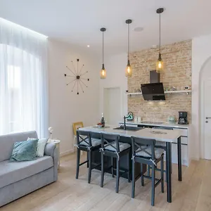 Apartment Arcus With Beautiful Terrace, Split