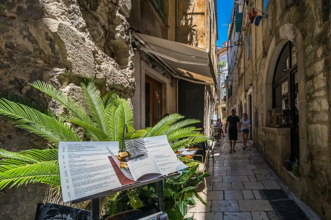 Rooftop City View Apartment In The Palace Walls Split
