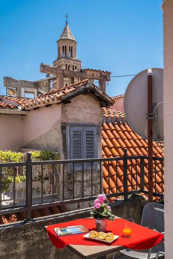 Rooftop City View Apartment In The Palace Walls Split